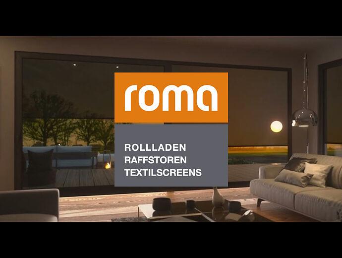 Wohnzimmer mit Textilscreens von ROMA in Abendstimmung