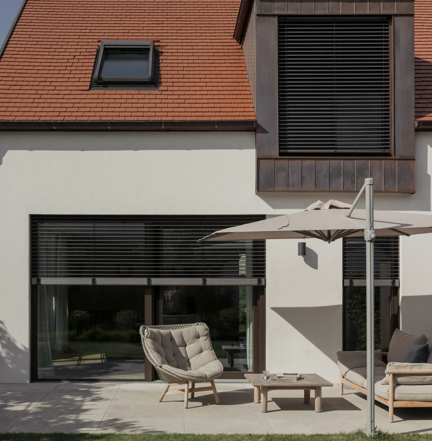 Doppelhaushälfte mit Außenjalousien